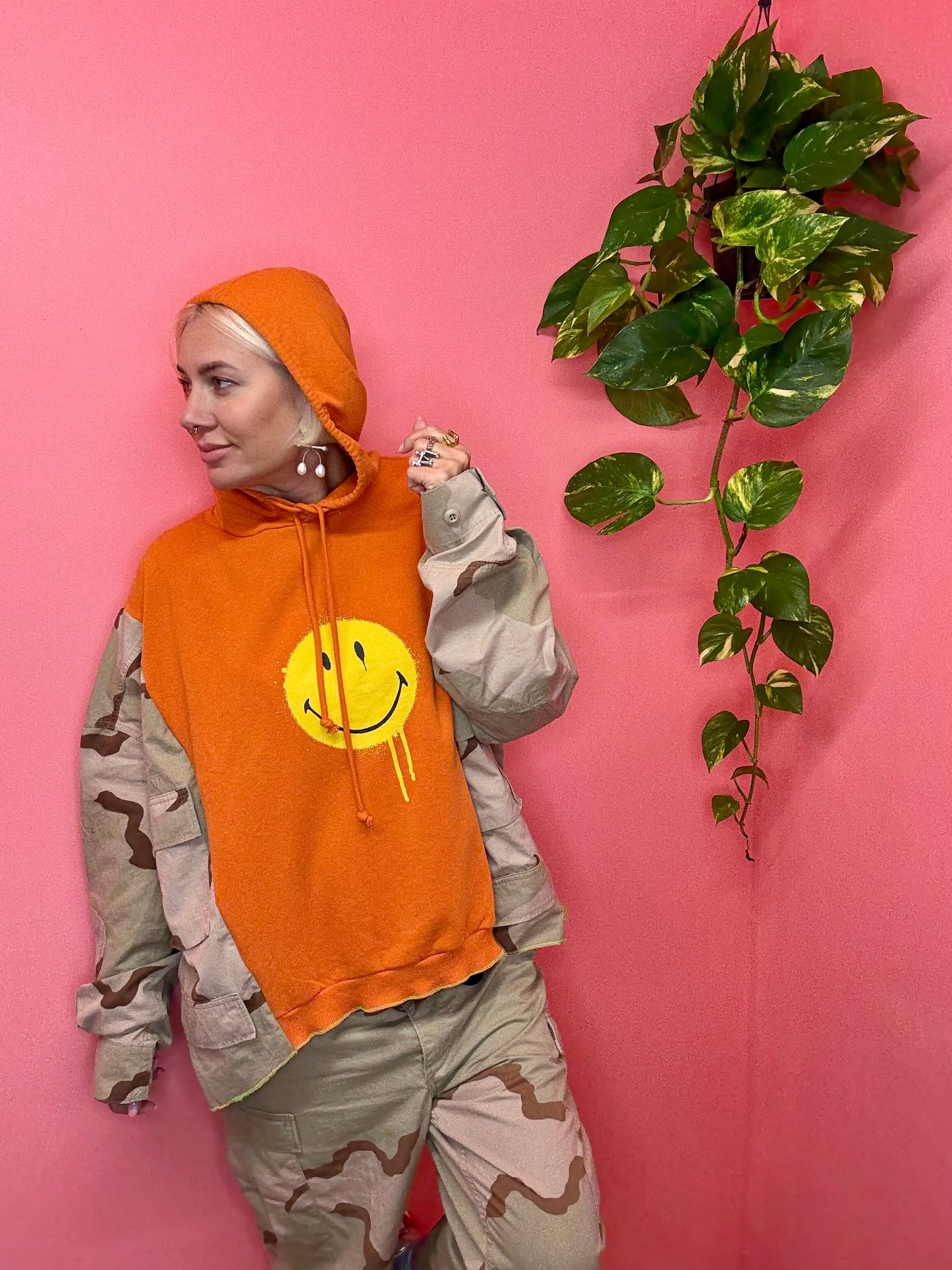 Smiley + desert camo