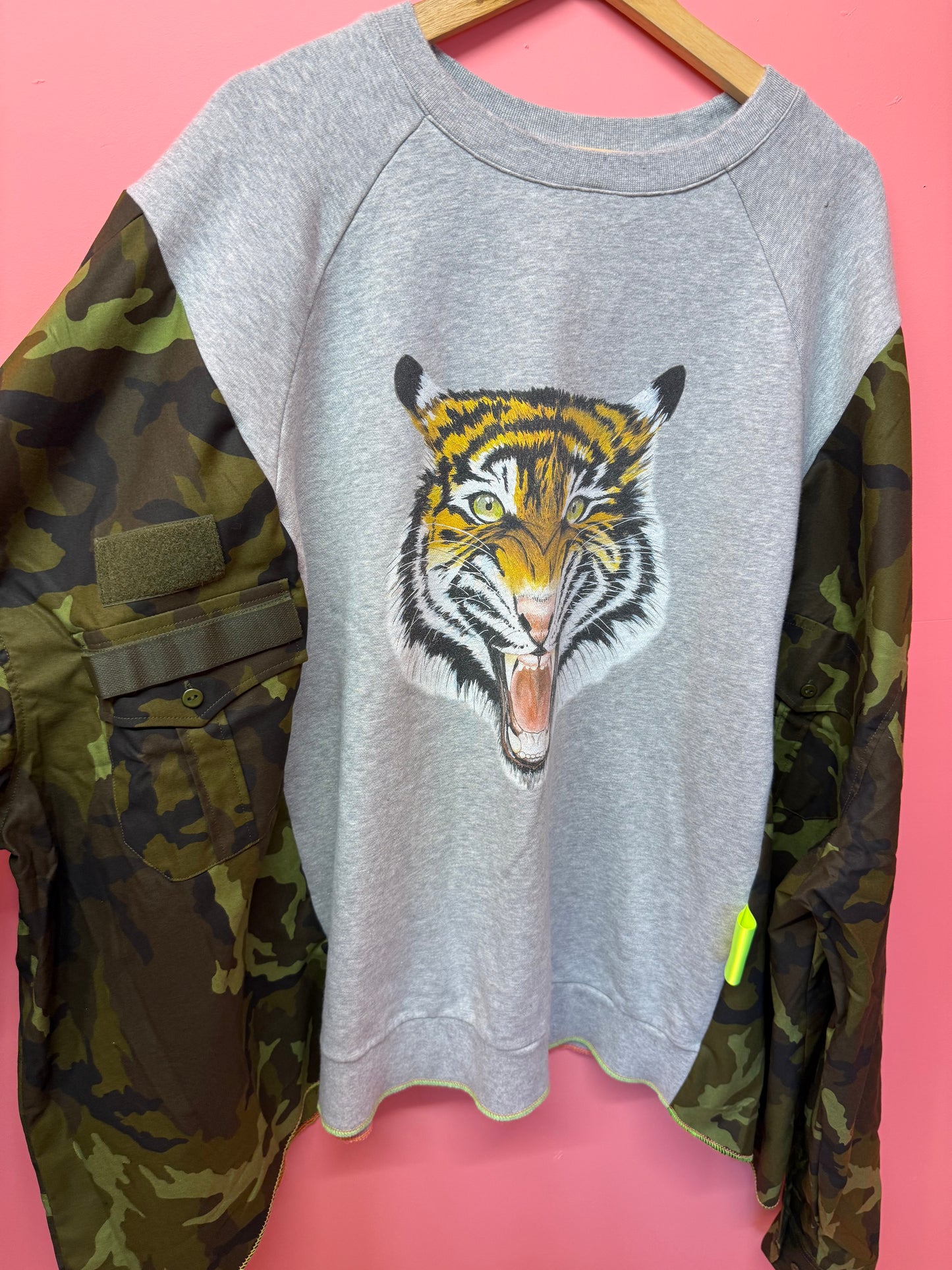 Tiger lazy top